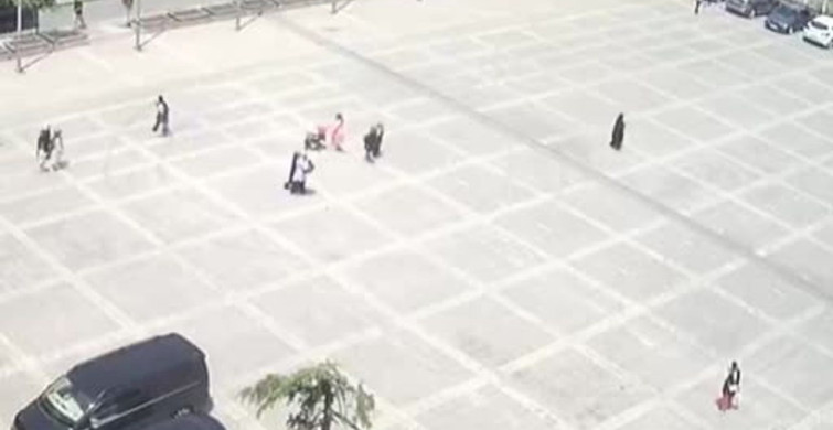Samsun'da sıcaktan bayılan kadına vatandaşlar ve polis yardım etti
