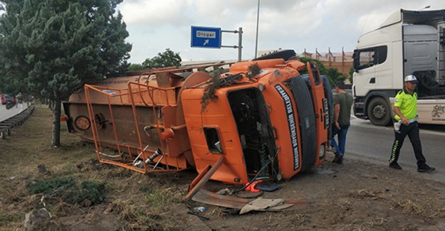 Samsun'da Su Tankeri Devrilmesi Sonucu 2 Kişi Yaralandı
