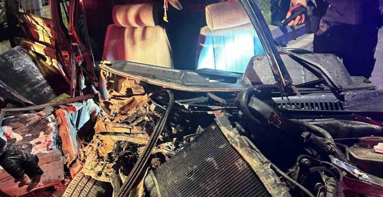 Samsun'da Tofaş araç park halindeki araçlara çarptı: 2'si ağır 3 yaralı