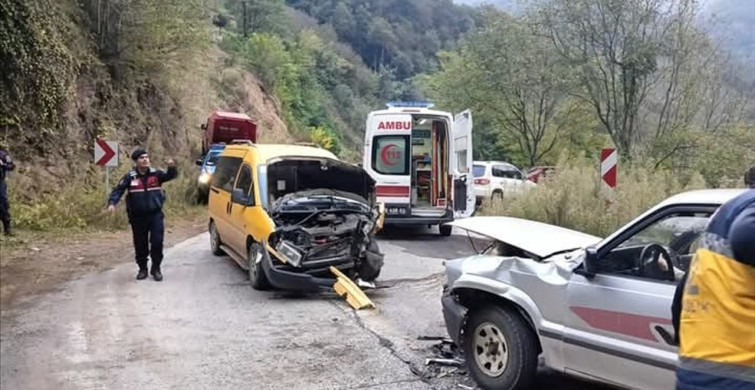 Samsun'da Trafik Kazası: 3 Yaralı