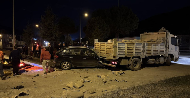 Samsun'da Trafik Kazası: Cip ve Kamyon Çarpıştı