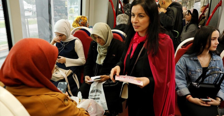 Samsun'da Tramvay ile Meme Kanseri Bilgilendirme Etkinliği