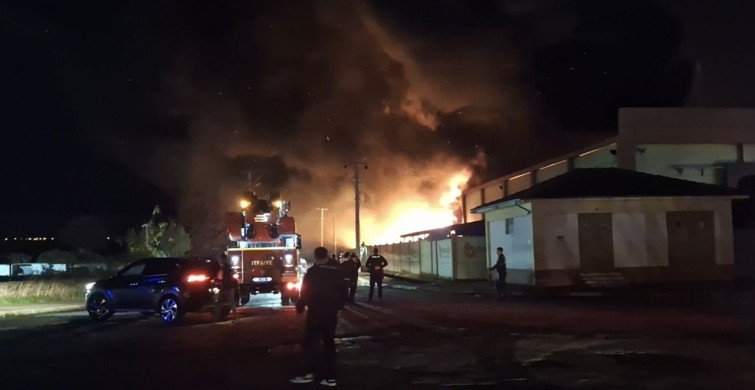 Samsun'daki Geri Dönüşüm Fabrikasındaki Yangın Kontrol Altına Alındı