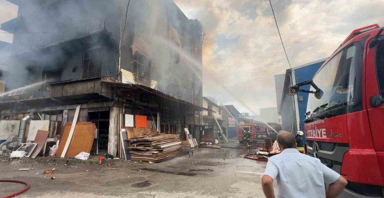 Samsun'daki marangoz atölyesinde yangın