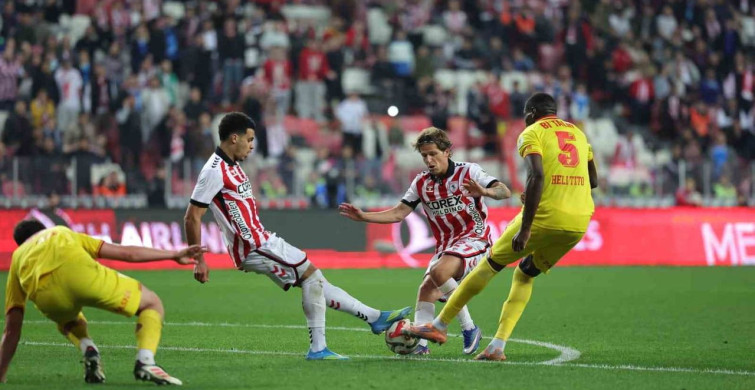 Samsunspor, Göztepe'yi 3-0 Yenerek Sezonu Tamamladı