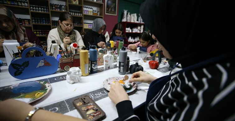 Sanat Atölyesinde Kadın Gücü