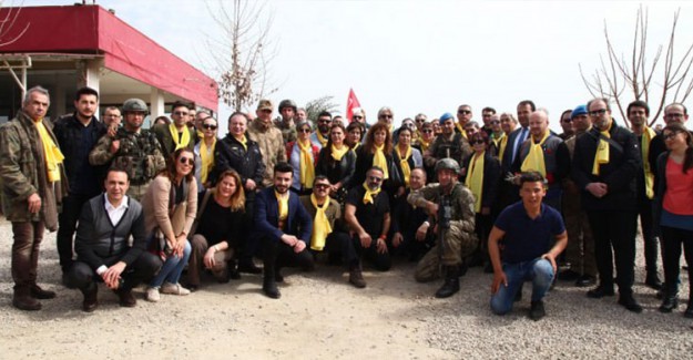 Sanatçılar Mehmetçik'le Buluştu