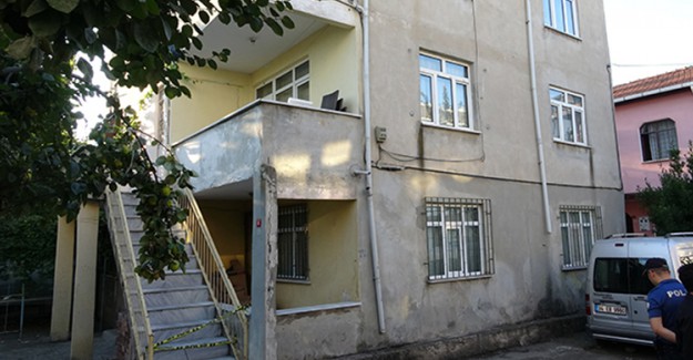 Sancaktepe'de Hasar Gören 2 Katlı Bina Boşaltıldı