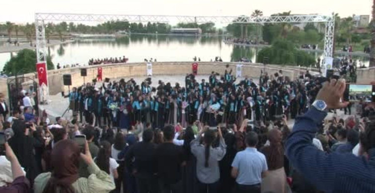 Şanlıurfa'da anne ve oğlu birlikte mezun oldu