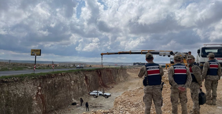 Şanlıurfa'da Kanala Düşen Otomobilde Can Pazarı