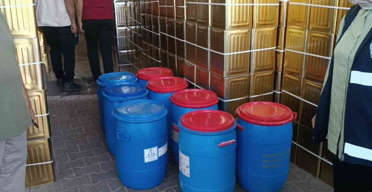 Şanlıurfa'da kaynağı belli olmayan 400 kilo şüpheli sade yağ ele geçirildi