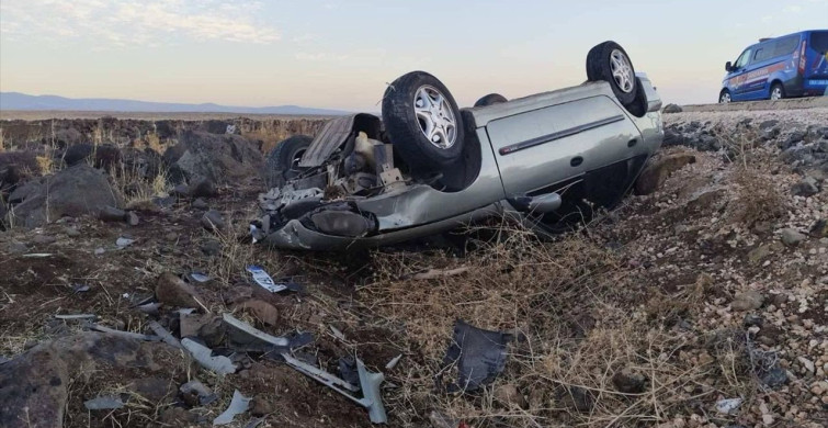 Şanlıurfa'da Otomobil Şarampole Devrildi: 4 Yaralı