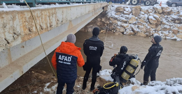 Şanlıurfa'da Otomobilin Sürücüsünü Arama Çalışmaları Devam Ediyor