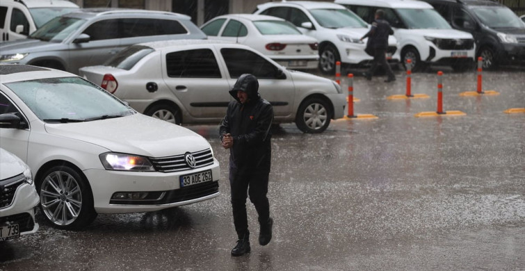 Şanlıurfa'da Sağanak ve Dolu Hayatı Olumsuz Etkiledi