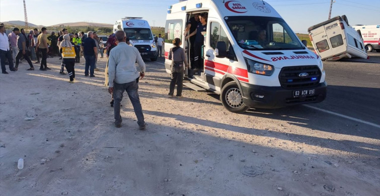 Şanlıurfa'da Tarım İşçilerini Taşıyan Minibüs Devrildi