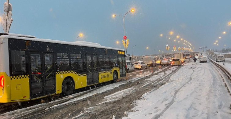 Şanlıurfa'da Yoğun Kar Yağışı Etkili Oluyor