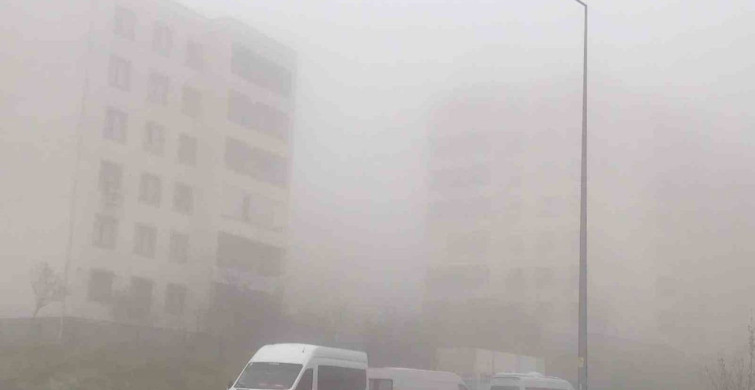 Şanlıurfa'da Yoğun Sis Görüş Mesafesini Düşürdü
