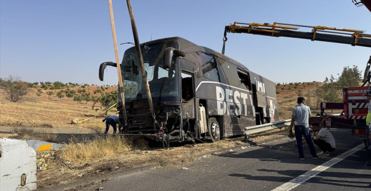 Şanlıurfa'da Yolcu Otobüsü Devrildi, 30 Yaralı