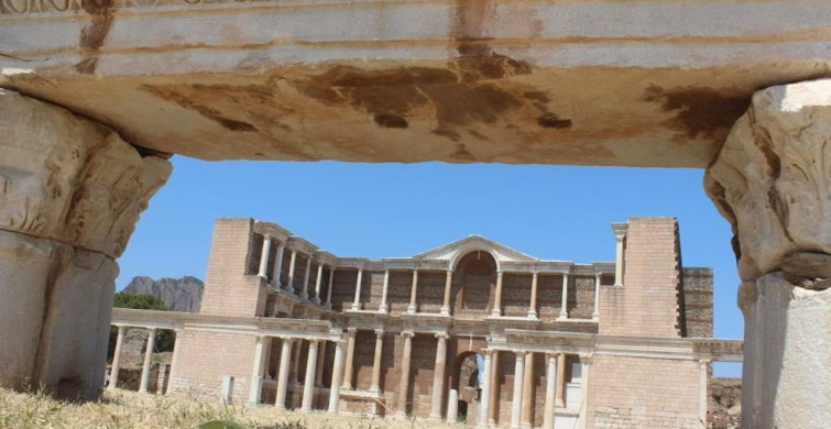 Sardes Kazı Ekibi Salihli Kaymakamı Güldoğan'ı Ziyaret Etti