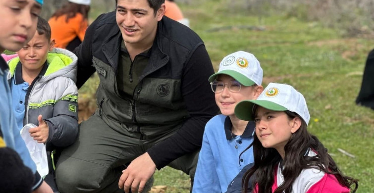 Sarıgöl'de Doğa Sevgisi Ağaç Bayramı'nda Yeşerdi