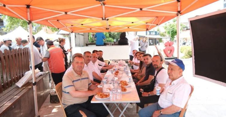 Sarıgöl'de Ferdi Zeyrek Anma Programı: Lokma Hayrı Düzenlendi