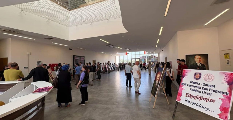 Sarıgöl'de Görsel Sanatlar Sergisi Rüzgarı