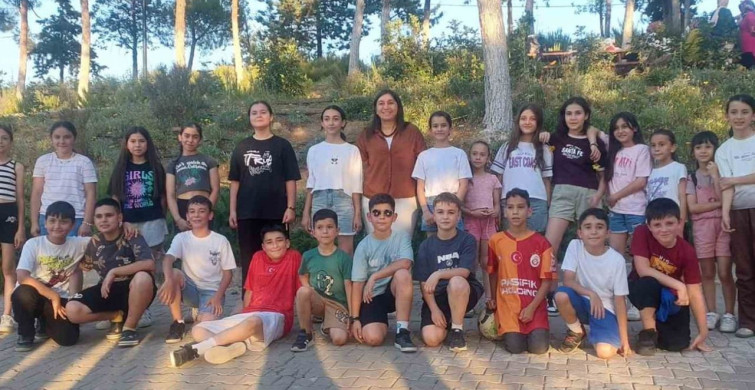 Sarıgöl'de öğretmen eski öğrencileriyle buluştu