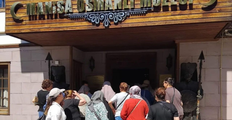 Sarıgöllü kadınlar Manisa’da tarih ve kültür yolculuğuna çıktı