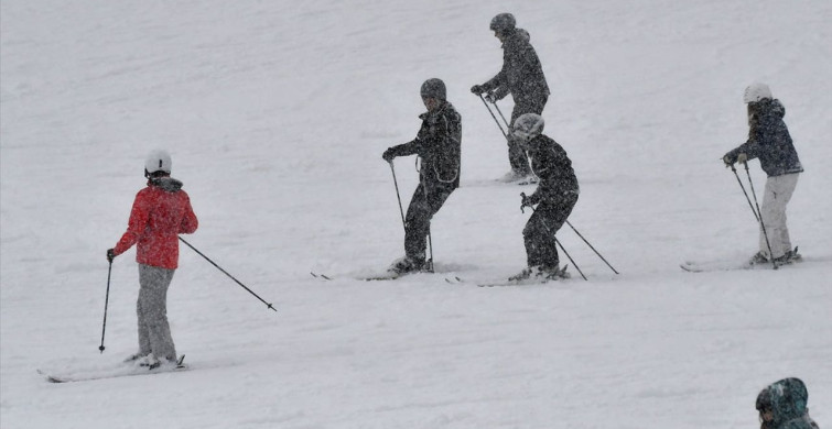 Sarıkamış Kayak Merkezi'nde Kar Altında Kayak Keyfi