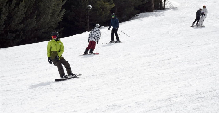 Sarıkamış Kayak Merkezi'nde Yoğun Hafta Sonu