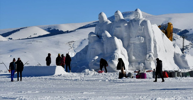 Sarıkamış Şehitleri Anısına Kardan Heykeller Tamamlandı