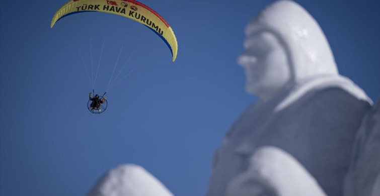 Sarıkamış Şehitleri Anısına Kardan Türk Bayrağı