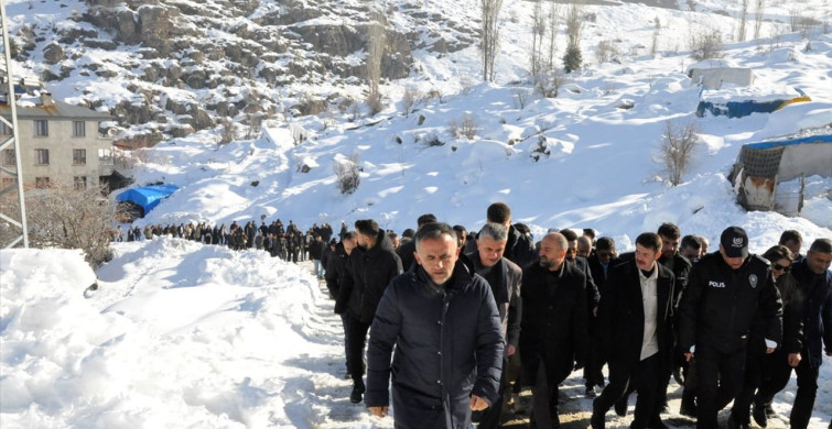 Sarıkamış Şehitleri Anma Yürüyüşü Hakkari'de Gerçekleşti