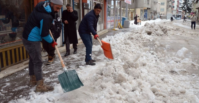 Sarıkamış'ta Kar Temizliği Çalışmaları Başladı