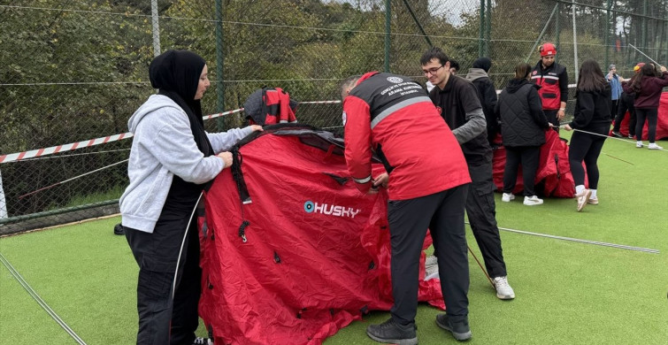 Sarıyer'de Düzce Depremi Anısına Afet Tatbikatı Gerçekleştirildi