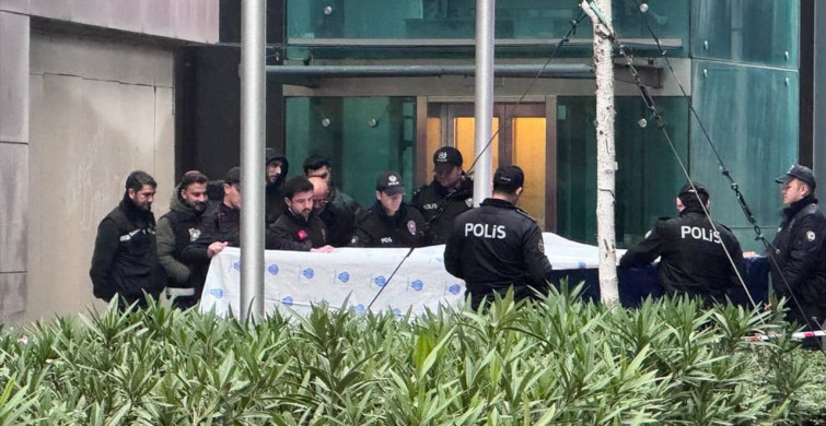 Sarıyer'de Yüksekten Düşen Yapımcı Erol Köse'nin Cenazesi Adli Tıp Kurumu'na Çıkartıldı