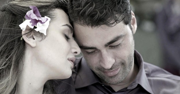 Sarp Leventoğlu Sevgilisinin Fotoğrafını İlk Kez Paylaştı