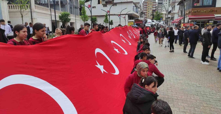 Sason'da Gençlik Yürüyüşü Coşkusu