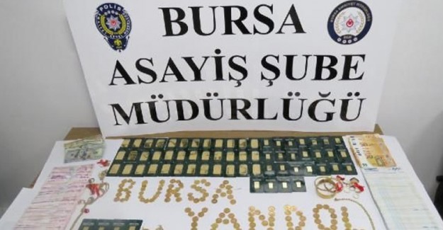 Savcıyız Diyen Dolandırıcılar 3 Kilo Altını Aldılar