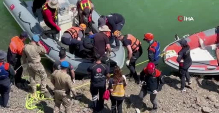 Şavşat Deresi'nde kaybolan babanın cansız bedenine ulaşıldı