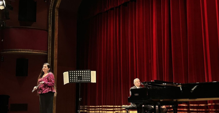 Şefika Kutluer Süreyya Operası'nda Konser Verdi