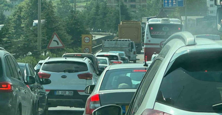 Şehir hastanesi kavşak çalışması trafiği kilitledi: kilometrelerce araç kuyruğu