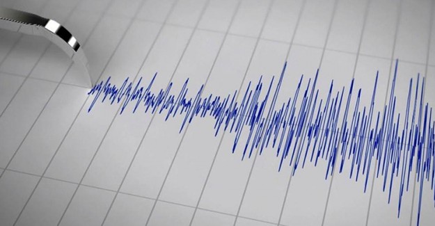 Şehirde Büyük Panik, 8 Kez Sallandı