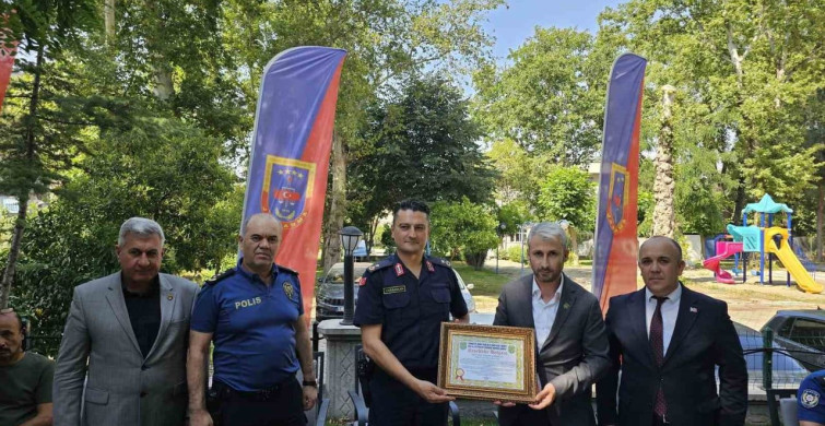 Şehit aileleri ve gazilerden komutana duygusal veda