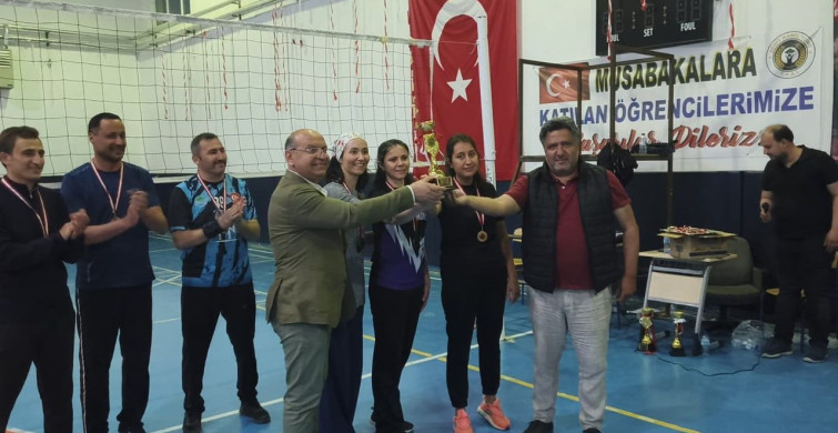 Şehit Öğretmen Fatma Nur Çelik Anısına Voleybol Turnuvası