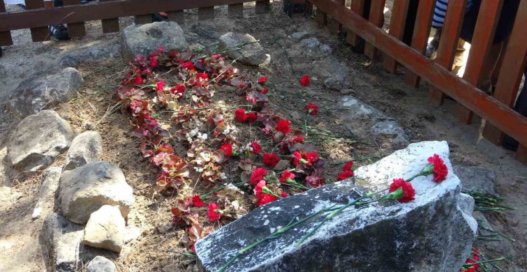 Şehit tabip binbaşı mehmet İsmail Bey, kabri başında dualarla anıldı
