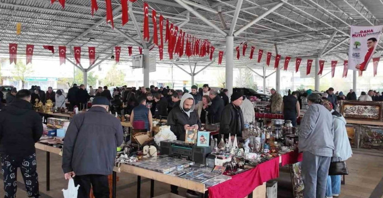 Şehitkamil'deki Antika Pazarı Geçmişi Canlandırdı