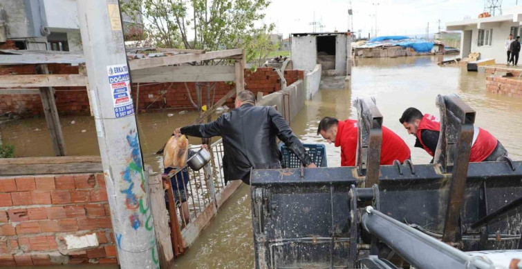 Şehzadeler Belediyesi Mahsur Kalan Vatandaşların Yanında