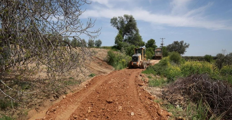 Şehzadeler Belediyesi Ova Yollarını Yeniliyor