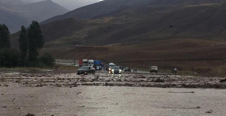 Sel Nedeniyle Van-Hakkari Kara Yolu Kapandı